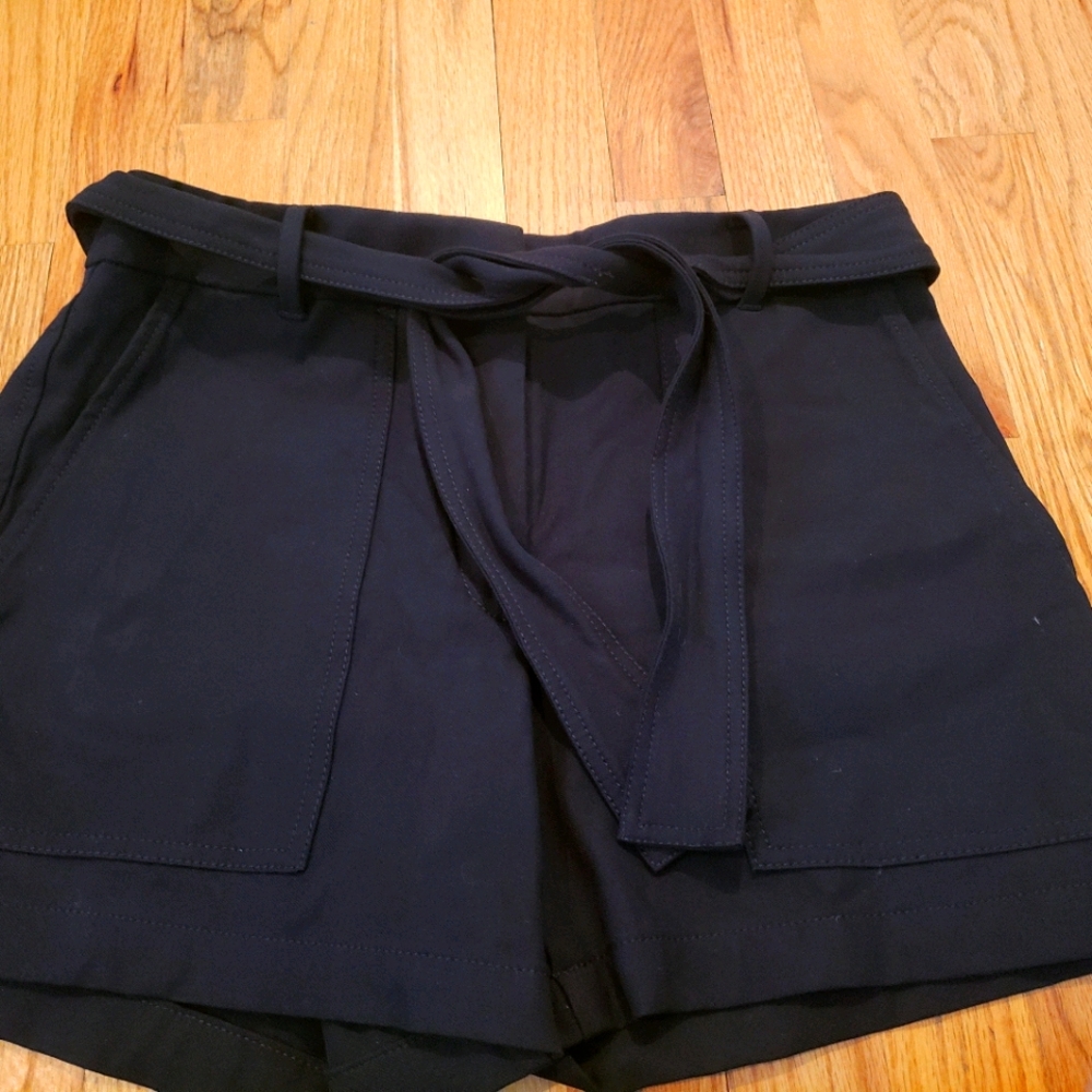 Ann Taylor Black shorts S6